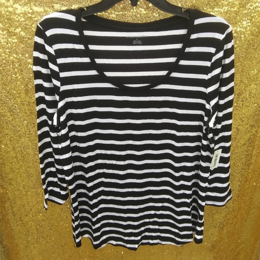 Amazon Essentials Women's Black and White Striped Long Sleeve Top